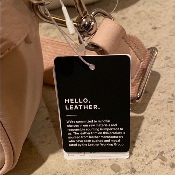 Lululemon Now and Always Crossbody Mini - Picture 15 of 15